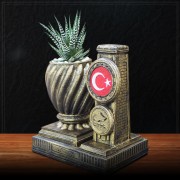 Dekoratif Türk Bayrağı Anıt Sulukent Saksısı Dekoratif Türk Bayrağı Anıt Sulukent Saksısı